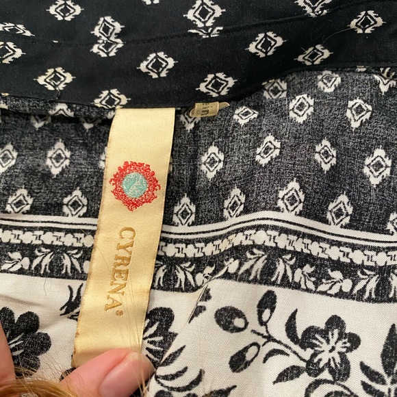 Retro Psychedelic colored Black and White Dress - Picture 3 of 6